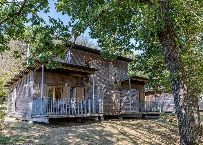 Madame Les De Valjoly Hotel *