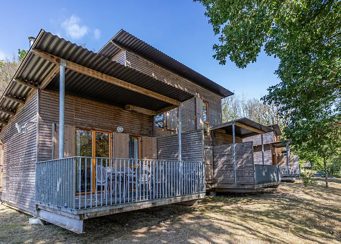 Madame Les De Valjoly Hotel *