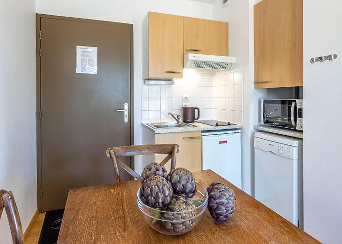 Hotel Madame Les De Valjoly *