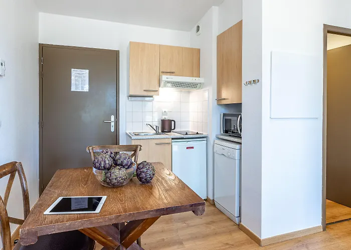 Hotel Madame Les De Valjoly Willies