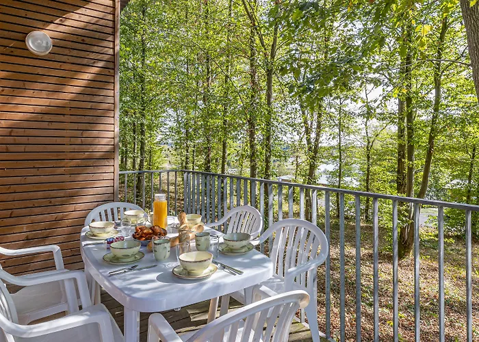 Madame Les De Valjoly Hotel Willies