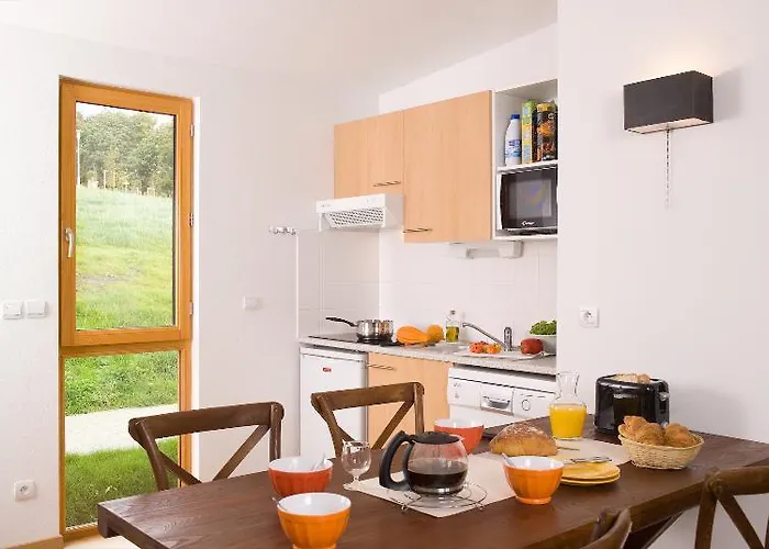 Madame Les De Valjoly